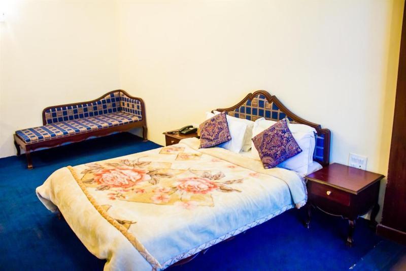 Hotel Sapphire Grand Ooty Exterior foto